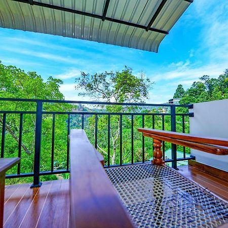 Third Eye Ella Hotel Bagian luar foto