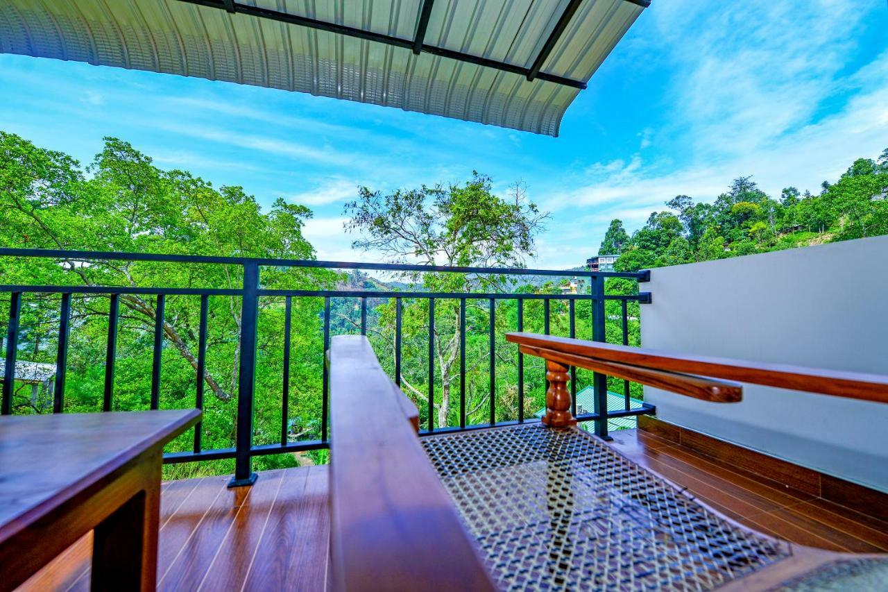 Third Eye Ella Hotel Bagian luar foto