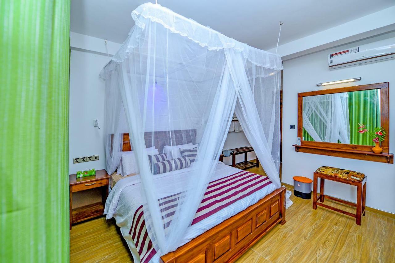 Third Eye Ella Hotel Bagian luar foto